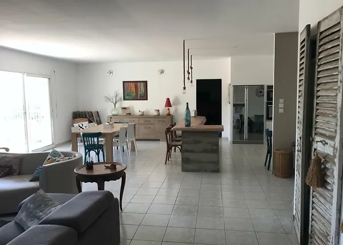 Eli&lou Avec Piscine Hébergement de vacances