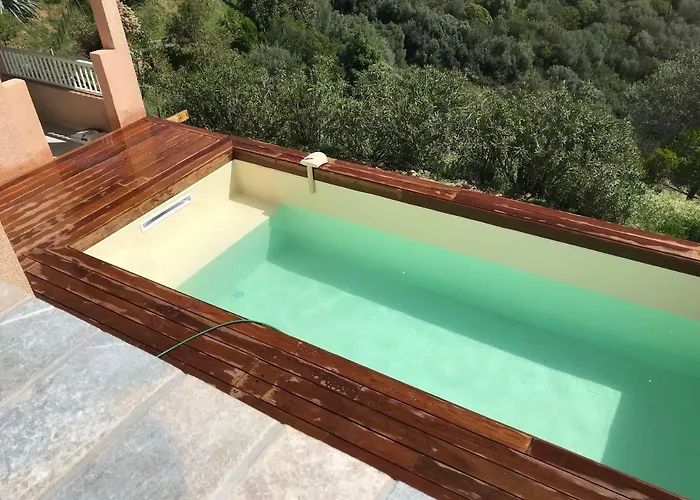 Hébergement de vacances Eli&lou Avec Piscine Alata